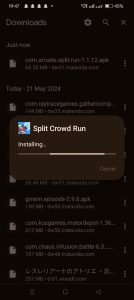 Split Crowd Run apk installing